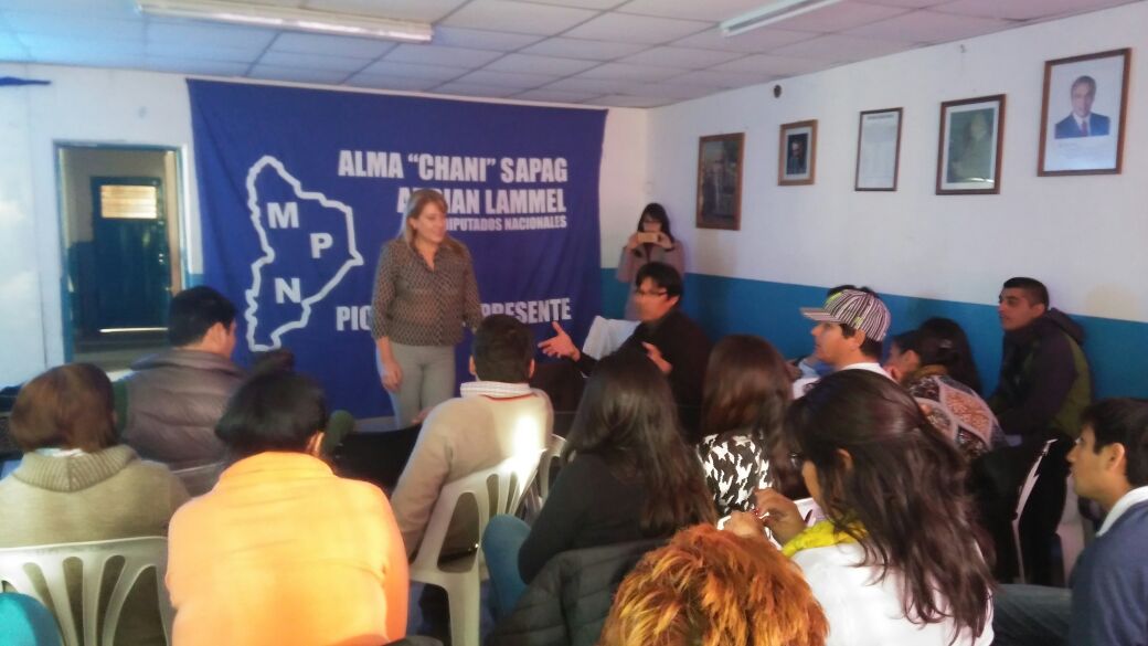comellialicia's tweet photo. #PicunLeufu seccional del MPN . Capacitación #paso2017 @Chani_Sapag @OLlancafilo @DiputadosMPN @OmarGutierrezOk #pasionxneuquen https://t.co/9Ct305K6OQ
