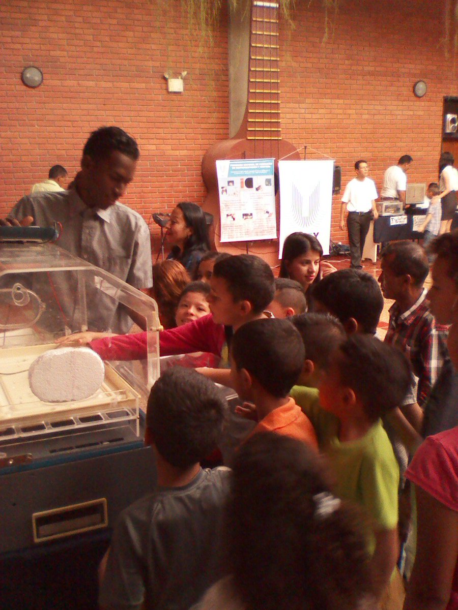 Los mas pequeños también presentes <a href="/MedozaWullian/">Wullian Mendoza</a> <a href="/JULIOLEONYARA/">JULIO LEÓN HEREDIA</a> <a href="/ciepe/">Fundación CIEPE</a> @Mppeuct @MPPEDUCACION <a href="/hugbelpsuv/">Hugbel Roa</a> <a href="/CBITYARBRUZUAL/">CBIT MCPIO.BRUZUAL</a> <a href="/NicolasMaduro/">Nicolás Maduro</a>