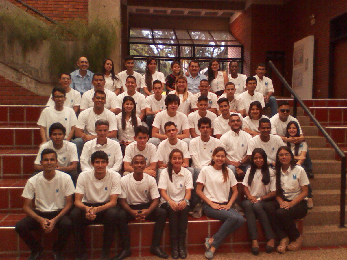 Grandes muchachos!!!! son grandes <a href="/MedozaWullian/">Wullian Mendoza</a> <a href="/JULIOLEONYARA/">JULIO LEÓN HEREDIA</a> <a href="/ciepe/">Fundación CIEPE</a> @Mppeuct @MPPEDUCACION <a href="/hugbelpsuv/">Hugbel Roa</a> <a href="/CBITYARBRUZUAL/">CBIT MCPIO.BRUZUAL</a> <a href="/NicolasMaduro/">Nicolás Maduro</a>