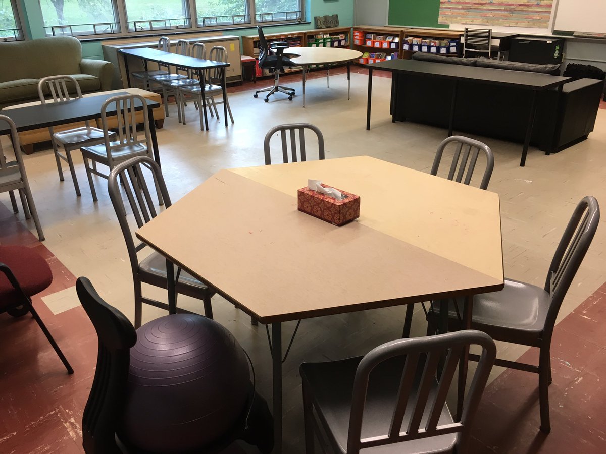_AmandaFry's tweet photo. Day 3. Moving along. Love the versatility. #colorfulclassrooms #flexseating #flexible seating #simplify #TeachLikeFinland https://t.co/TN1Rt9DD1k