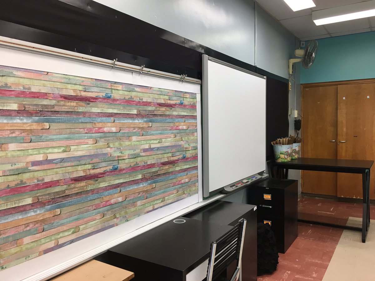 _AmandaFry's tweet photo. Day 3. Moving along. Love the versatility. #colorfulclassrooms #flexseating #flexible seating #simplify #TeachLikeFinland https://t.co/TN1Rt9DD1k