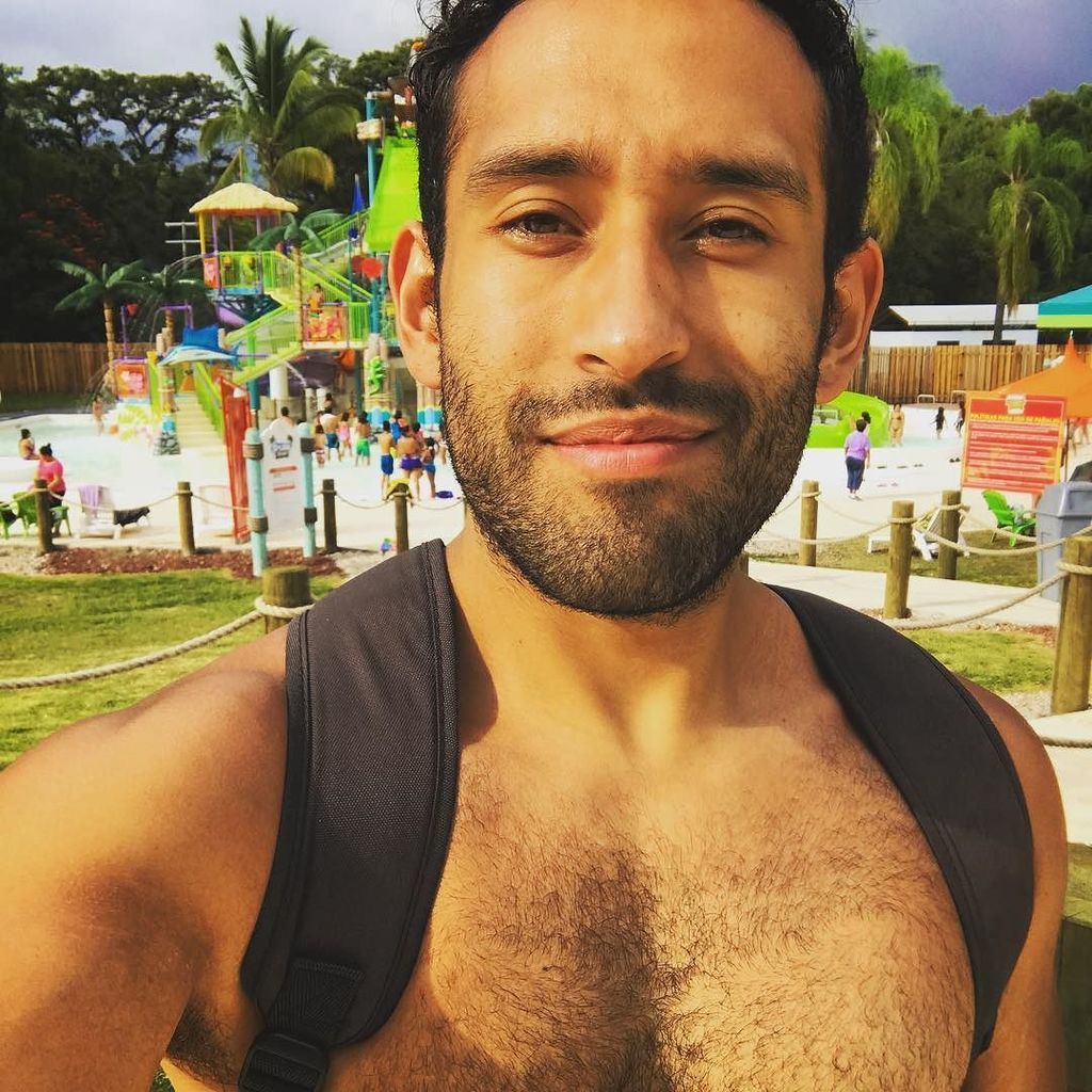 BoogieChris's tweet photo. Empezando las vacaciones con todo... #BoogieStyle #fofisano #familyfun #sun #sixflags #hurricaneharbor #noBudgySmu… https://t.co/ainVOLDGpD https://t.co/KGefecUI8Z