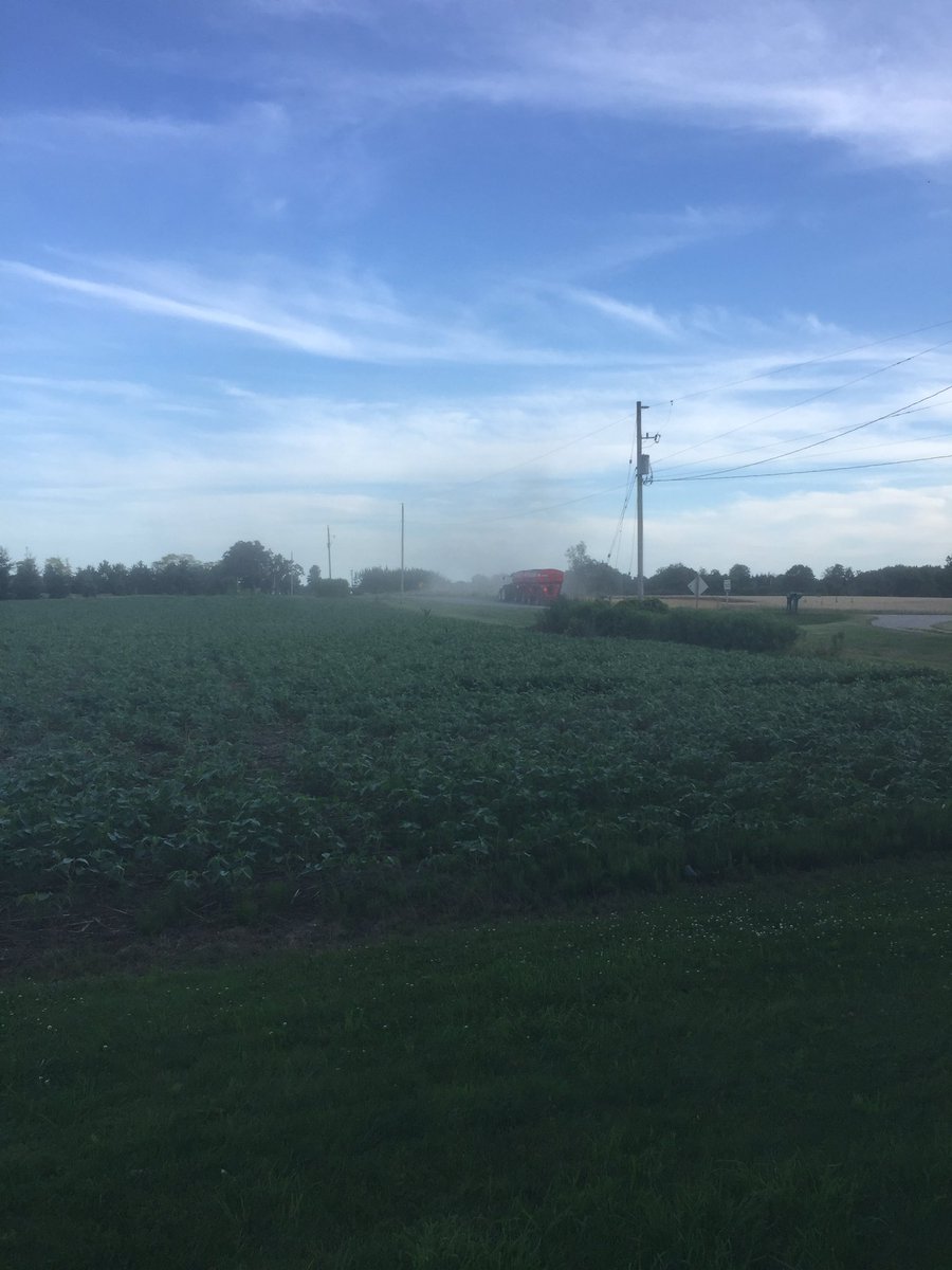 roadmagnet's tweet image. Shit is getting dusty out here. Winter wheat harvest underway across the road. #RuralLife #CountryProblems