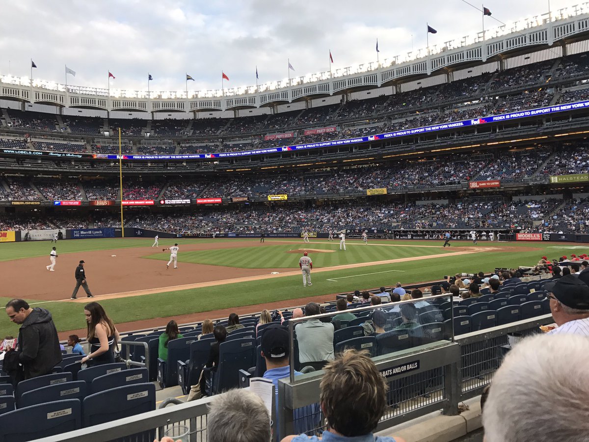 Thank you att for these amazing seats  <a href="/WinAnSell/">Jimmy Ansell</a> <a href="/KirkBailey17/">Kirk Bailey</a> <a href="/gonty_13/">Bryan Gonterman</a> <a href="/bariomar/">Omar Bari</a>