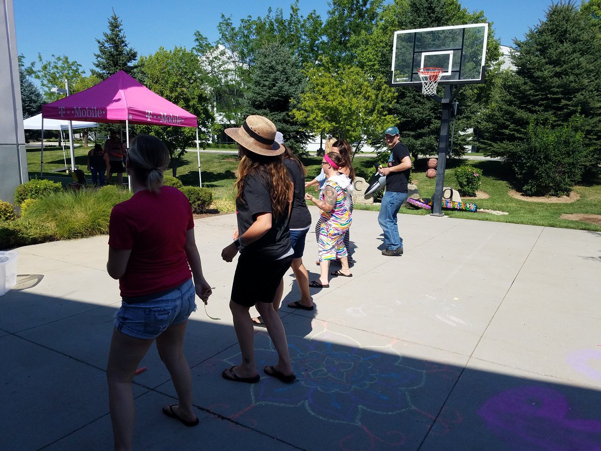 magentachicks's tweet photo. Dancing with the Stars - of T-Mobile! #208BPTW #208RSLBEACHPARTY https://t.co/ZiFzC6qJw2