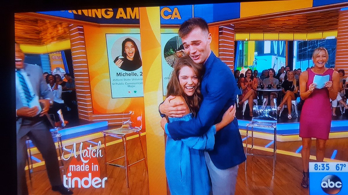 kentstatebooks's tweet photo. The moment they met was so sweet! @mch_rnd & @Wes_03 were adorable together on @GMA today 💙💛💙💛 On to #Maui for their #epicfirstdate https://t.co/irAHxOwMPt