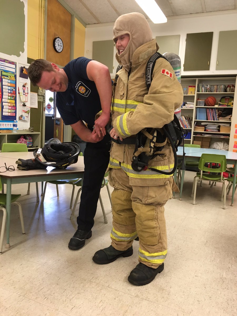 BoosterRCDSB's tweet photo. A special visitor ...even Ms. Butcher couldn't resist trying on the gear:)
@cobdendps https://t.co/7shHul6nmr
