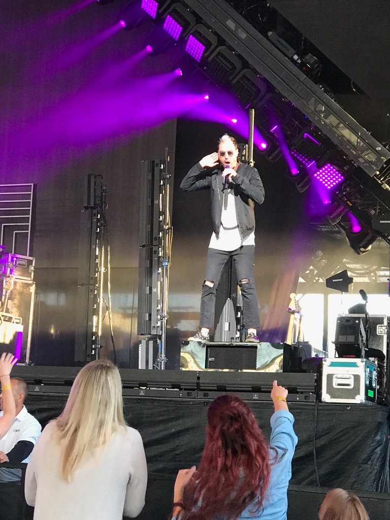 Suebee777's tweet photo. Fitz &amp; the Tantrums https://t.co/DQXtGXV1zT