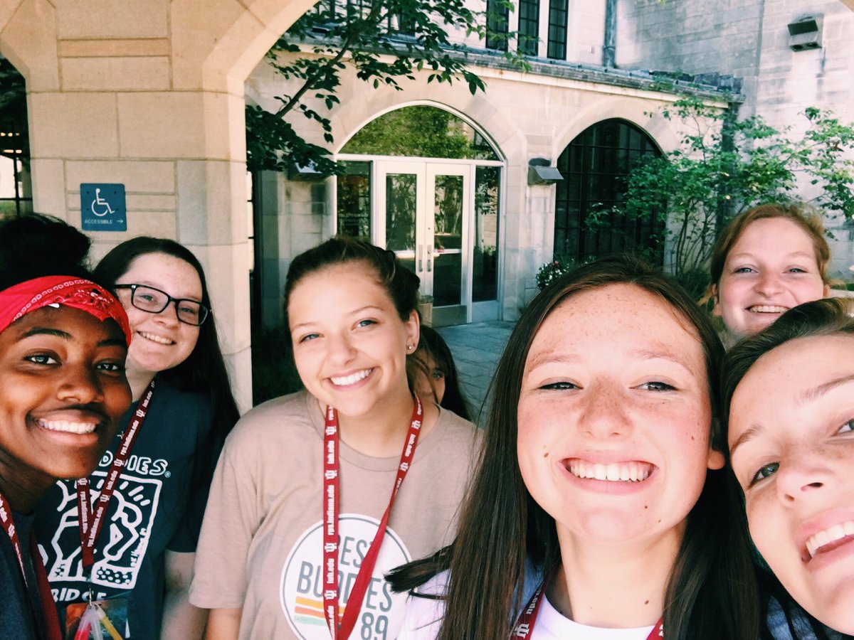 Charrosa1's tweet photo. thanks BBLC for teaching me so much & introducing me to these lifelong friends of mine ๐๐#BBLC2017 https://t.co/WtafrTrBT2