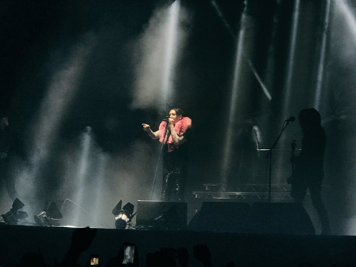DaniloMezza's tweet photo. #MarylinManson #RockInRoma #live #rockisdead 🤘🏻👩🏻‍🎤 https://t.co/IB13IYQSsE