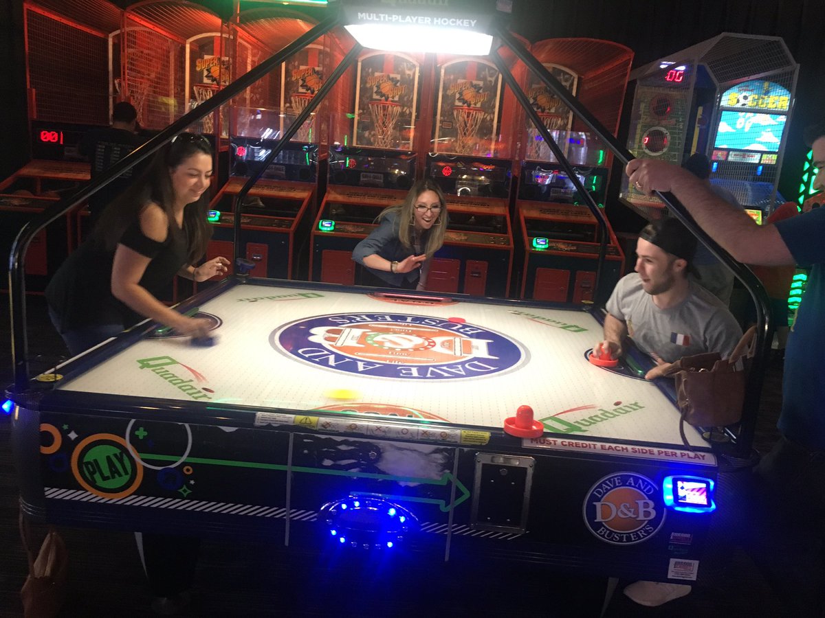 yofeesha's tweet photo. 🌶❤️Make work fun! Who won?! @gmwall027 @Chilis @ChilisJobs @joechiliman #trainerouting #chilisbayshore @DaveandBusters #chilislove #chilis https://t.co/MDg1dp9g7l