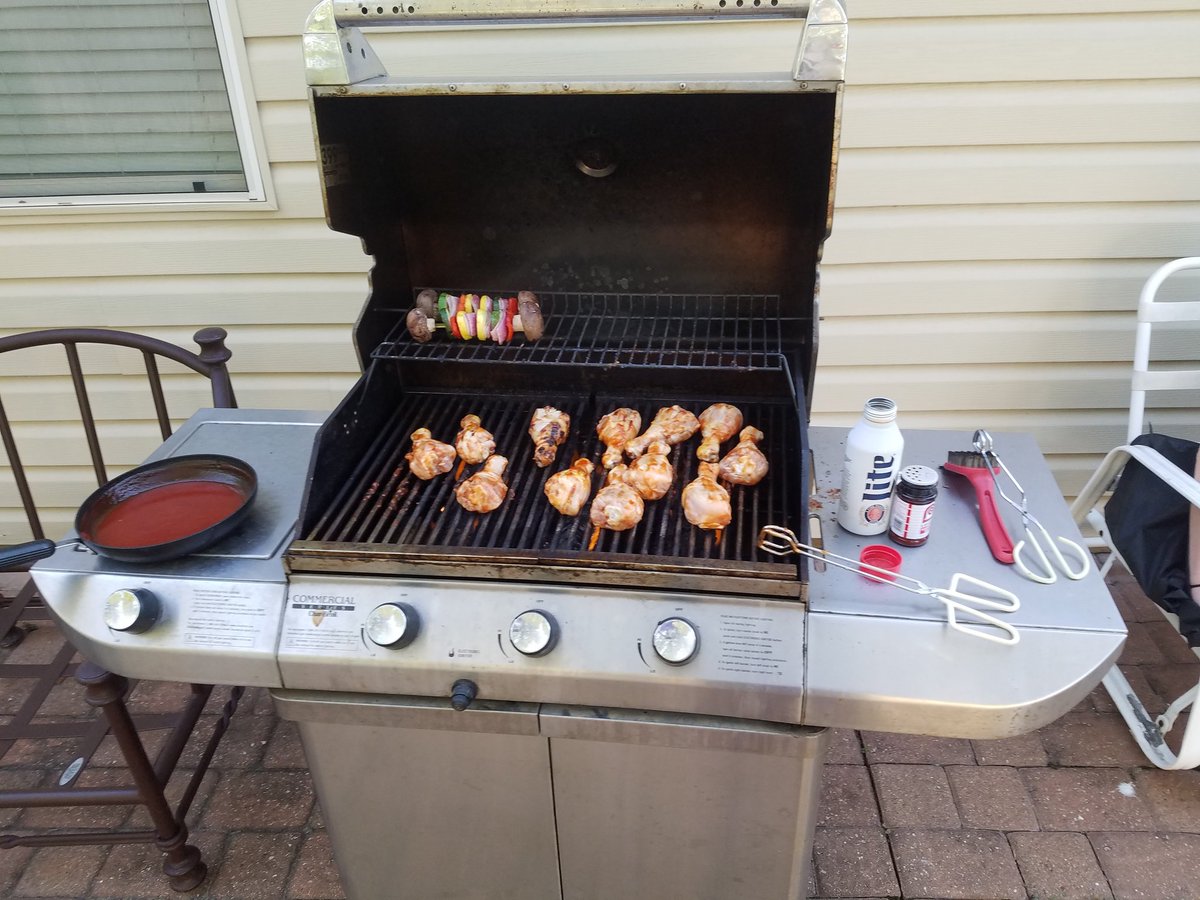 SpencerLong12's tweet photo. Working on some dinner #socialwellbeing https://t.co/qqGebUBTMN