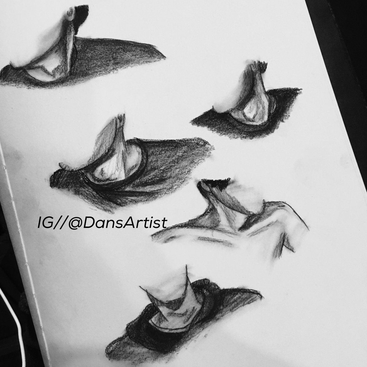 DansArtist's tweet photo. I drew @danielhowell and @AmazingPhil necks??? Idk what to do with it take it https://t.co/rMPssz0SKr