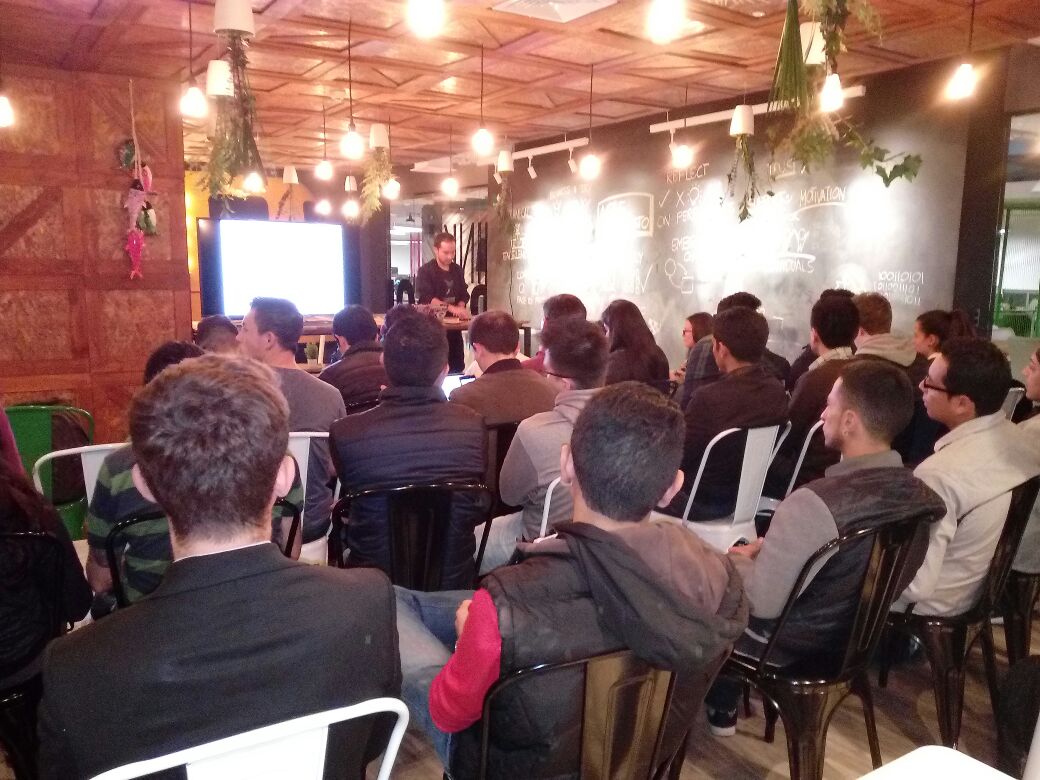 BogotaJS's tweet photo. Ya iniciamos el #bogjs de hoy en @BizagiEng gracias también a @monoku 🙋 https://t.co/EKk5q8E9NQ