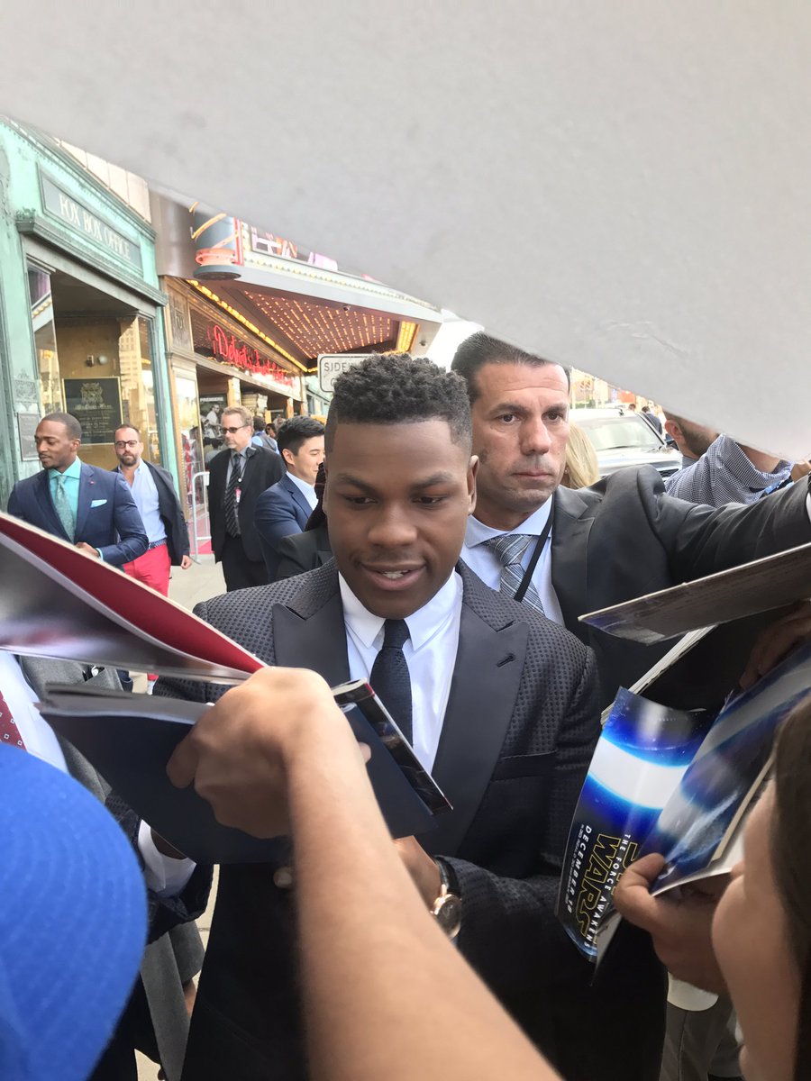 stephnk57's tweet photo. john boyega in the flesh? stunning. https://t.co/APyqoT4r7C