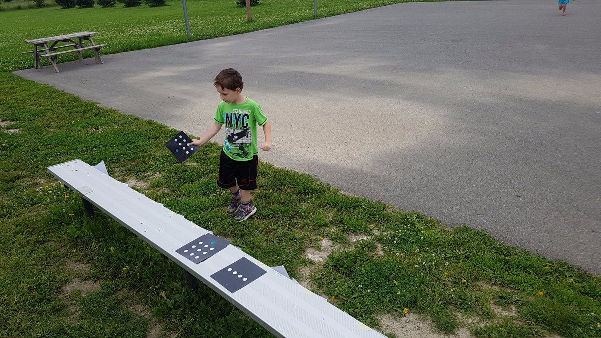 BoosterRCDSB's tweet photo. A beautiful day to take math outside @AJCharbonneauPS https://t.co/ll8Jc7sOc9
