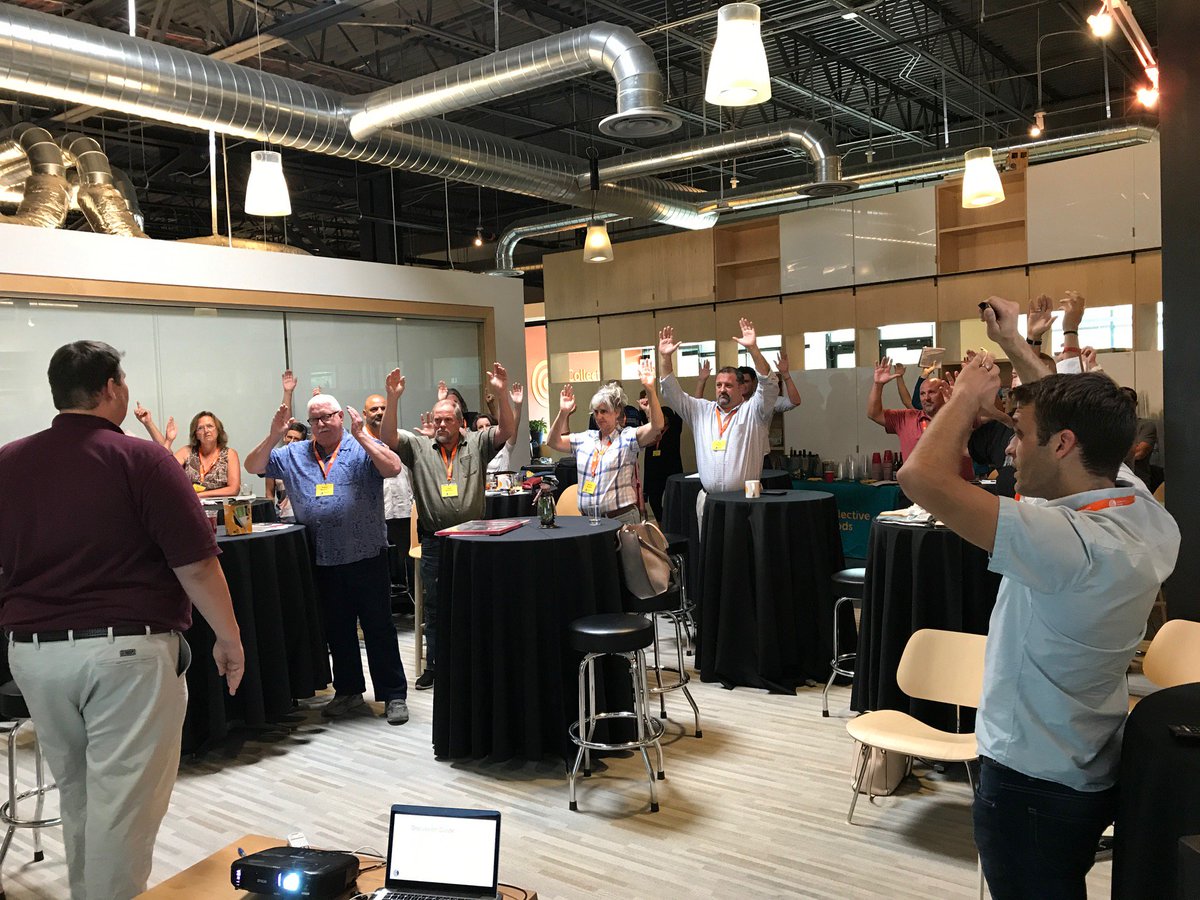srogers5809's tweet photo. Hands up if you LOVE @CG_Headquarters and our new Digital Ordering Platform for Credit/debit card purchases. 2 hands up! #GetMoreGiveBack https://t.co/jhzqskmbpd