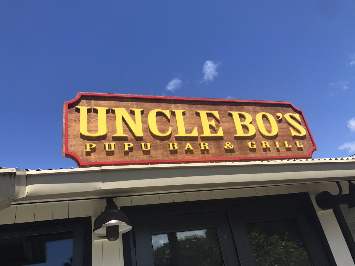 AyyItsIRIE's tweet photo. If you're ever in #Haleiwa ,visit #unclebos ! Their #mocoloco was 😋 Definitely a must! https://t.co/c8M6EBRn6b