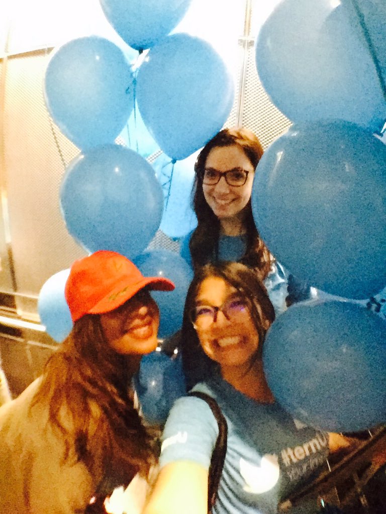 Hummmmmbaby's tweet photo. @farihaflow @TwitterU @jenrob32 #TwitterOpenHouse number ✌🏼 in the books! Elevator + balloon selfie is a must ❤ https://t.co/I3LtzYpuD9