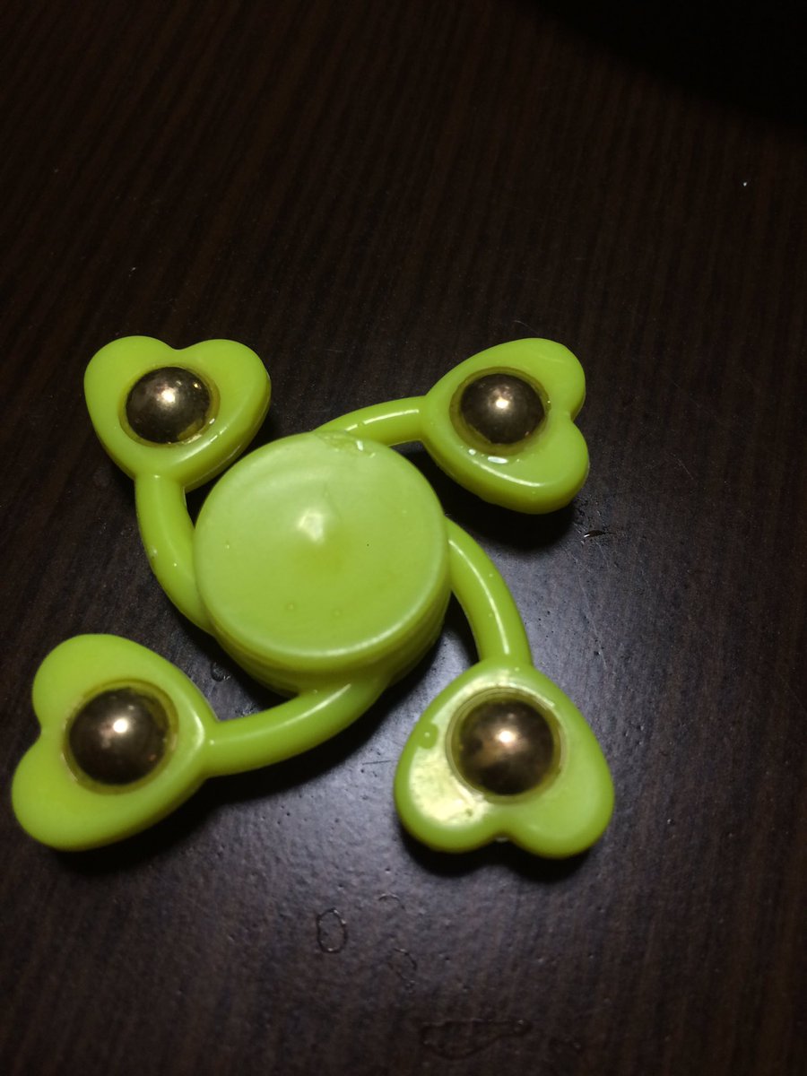 日本ハンドスピナー協会 در توییتر パチスロライターひやまっちさんが所有していた 珍しい形のハンドスピナー 4つ刃タイプ