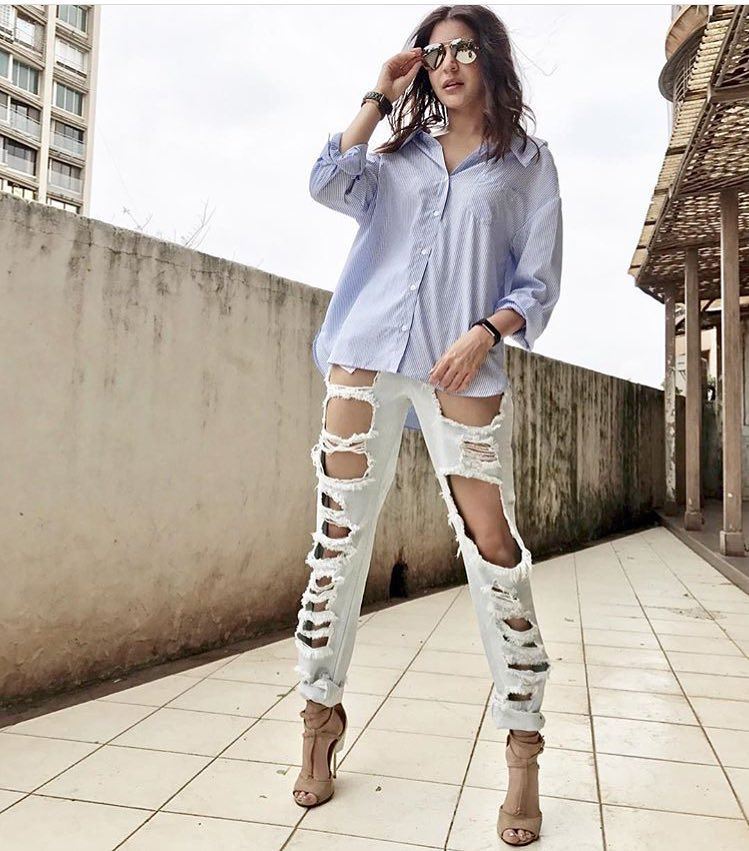 chovare's tweet image. फेसन हजुर फेसन
अनुष्का शर्माको फेशन
भ्वांग परेको फेशन