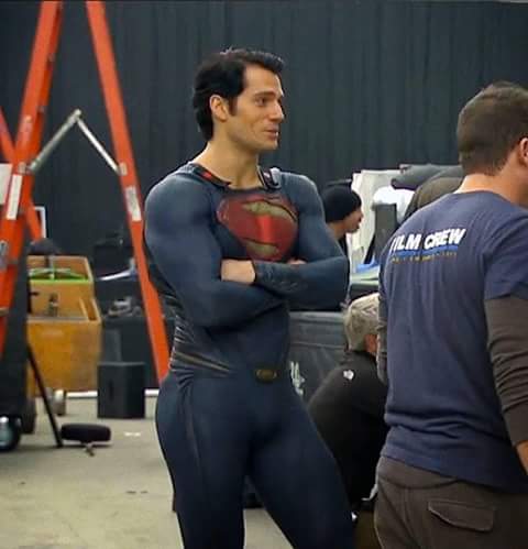 pitudosMx's tweet photo. Mi Hombre espero que tenga un pene  enorme #HarryCavill https://t.co/BFqM3DQ6Rv