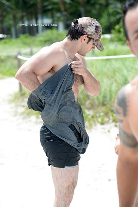 pitudosMx's tweet photo. Mi Hombre espero que tenga un pene  enorme #HarryCavill https://t.co/BFqM3DQ6Rv
