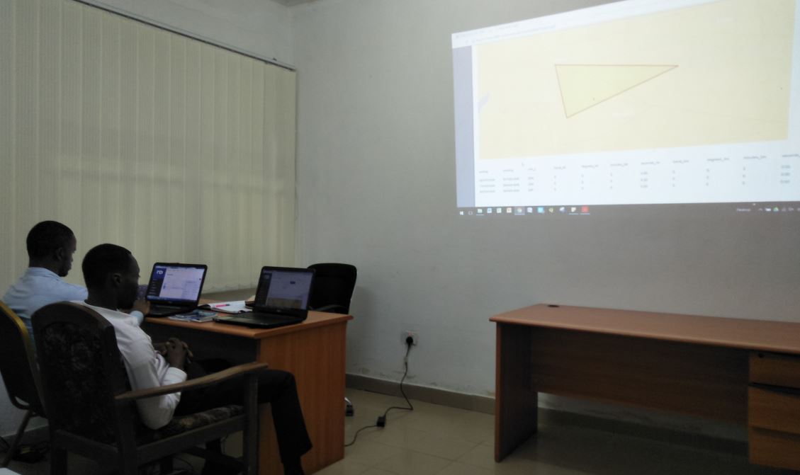 RevenueDev's tweet photo. @RevenueDev Specialist in #SierraLeone training the GIS team, National Mining Agency on Licencing process #xCAS #CapacityBuilding https://t.co/esMQrsqVD3