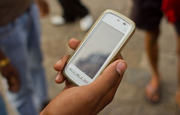 ladysmithherald's tweet photo. Cellphone scammers targeting SA users https://t.co/VfqYJPjfL3 #enca #cellphonescam https://t.co/FPJgkGv51Q