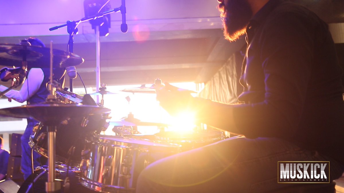 majdakiki's tweet photo. With every #sunset a new #hope is born‼️
#muskickentertainment #muskick #lebanon #livelivemusic #beard #drummer #drumporn #drumming #drums https://t.co/ygqaV8P21V