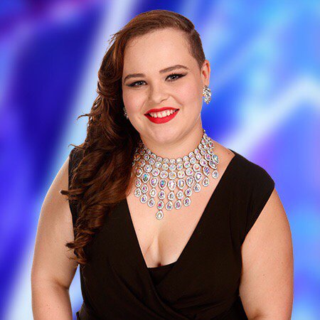 Rocket22's tweet photo. I just pushed my Green Buzzer for @YoliMayor on #AGT. You go girl https://t.co/SsFWfWOSSz https://t.co/drUoi8Emk7