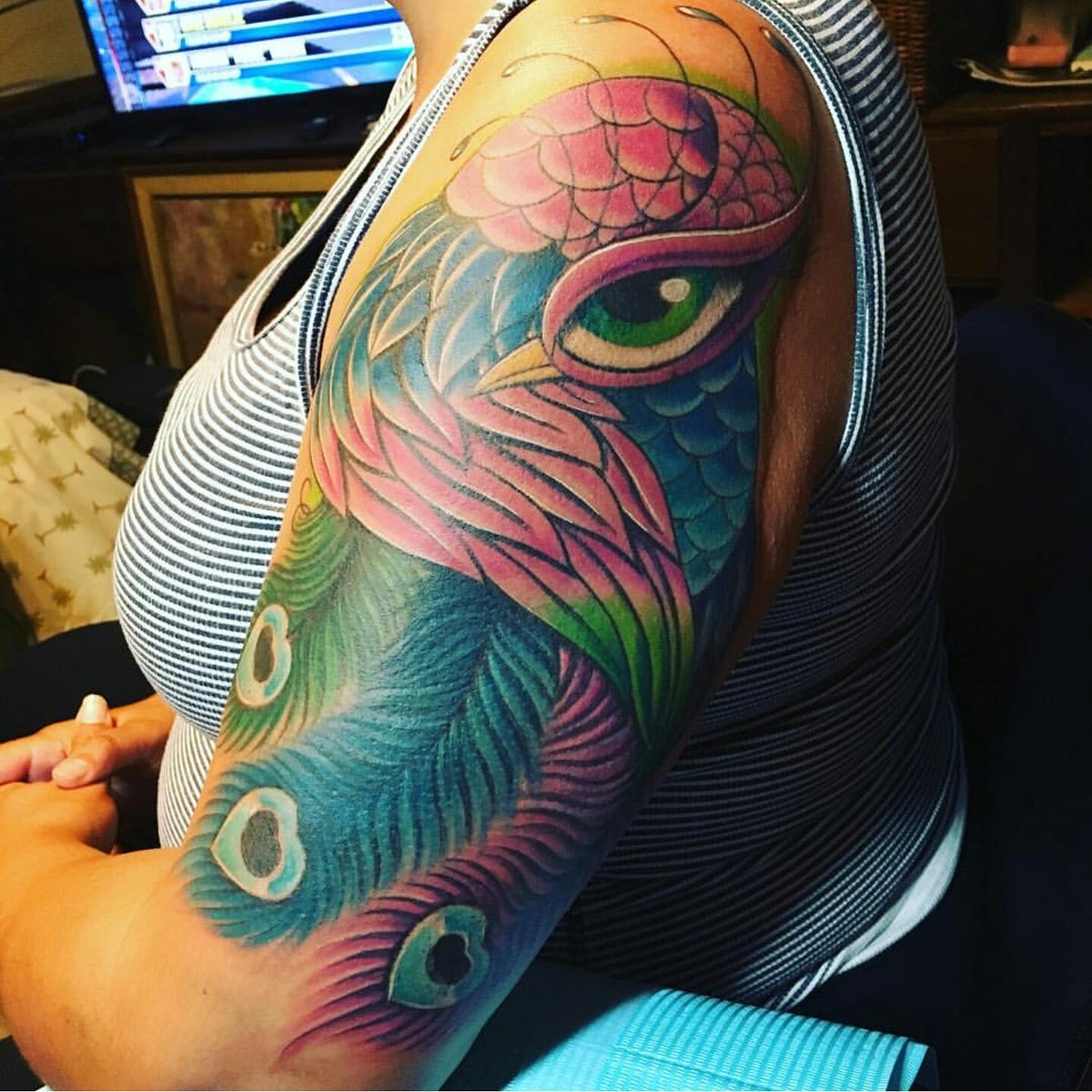 HHTattooLV's tweet photo. Check out this beautiful #peacock #tattoo done by resident artist #blanco
#hhtattoo #hhtattoolv #hhtattoolasvegas #hartandhuntingtontattoo https://t.co/X7sFdYYeO0