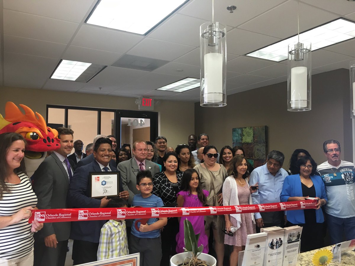 juliorochafor8's tweet photo. #RochaFinancialGroup officially in #Kissimmee #Entrepreneurs #GrowingBusiness #Community #Leaders and #Family at #RibbonCutting https://t.co/8yDp3DfuQ5