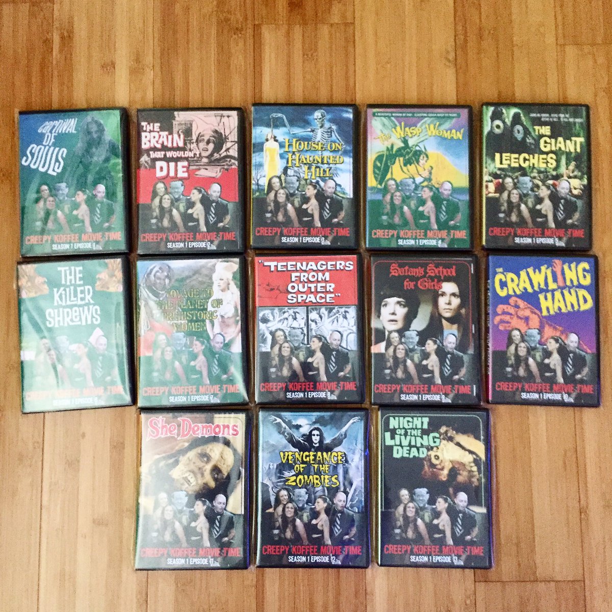 jose_munster's tweet photo. The first season of my favorite show on wonderful #DVD. Thanks @TheRealBalrok, @NONAMESHOW, &amp; @strephontaylor!!! #ckmt #creepykofymovietime https://t.co/XEnw1mbB3t