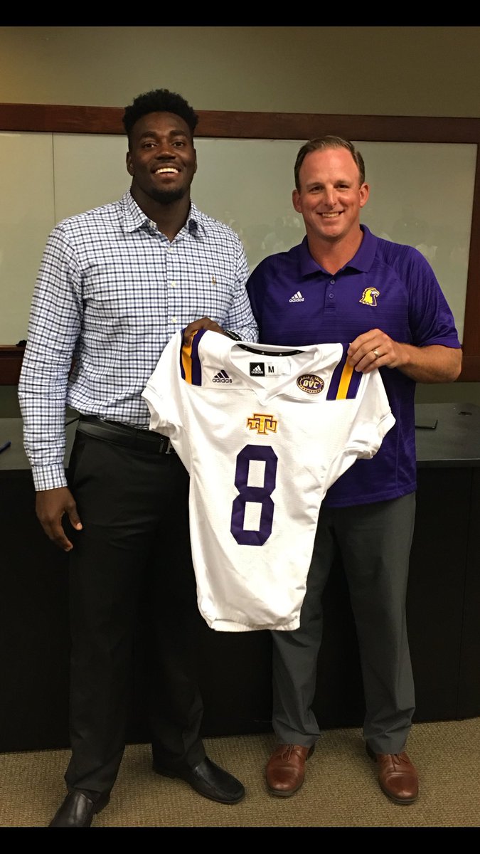 TNTechFootball's tweet photo. Breaking!! 2 of the 9 Single Digits were Awarded Tonight! @_SpeedyByrd @manon_amission1 #Who'sNext #TechTuff #EarnThis #SingleDigit #WingsUp https://t.co/F0EqcvHLNs