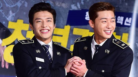 soompi's tweet photo. #ParkSeoJoon And #KangHaNeul Confirmed To Be Appearing In Episode Of “Running Man” 
https://t.co/Yhi0wH5QWX https://t.co/AiBoxOsWse
