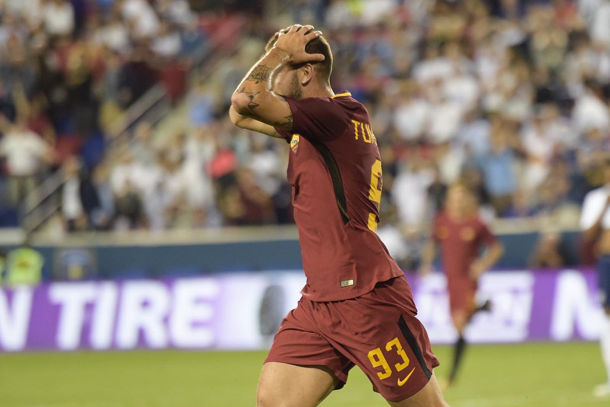 ASRomaEN's tweet photo. How it feels to score a last minute winner! 😵
 
#ASRoma #SpursRoma https://t.co/HQt3ZMB3Iw