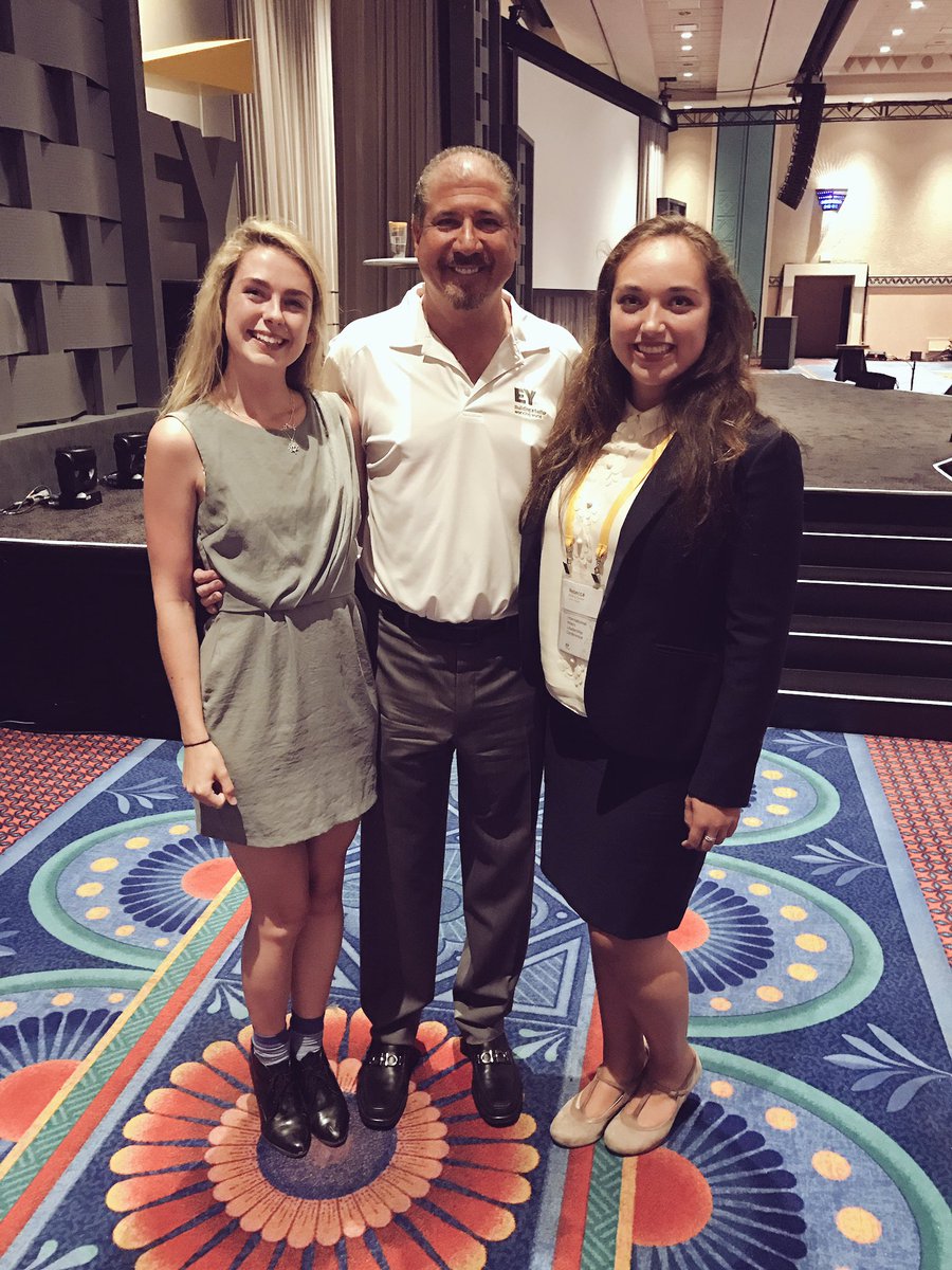 EY_Rebecca's tweet photo. Perfect end to the first day at #illc2017 meeting @Mark_Weinberger with the other UK intern over in Florida @EY_CareersUK https://t.co/ob2rOqOFTh