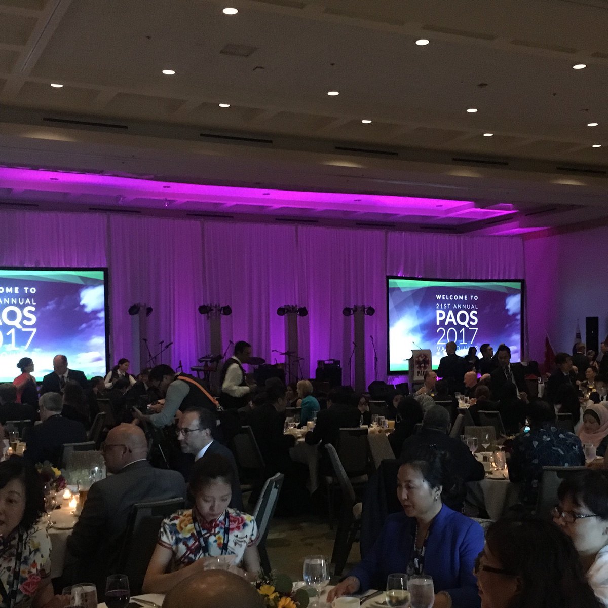 DavidDooks's tweet photo. The gala is getting started.#PAQS2017 #CIQS https://t.co/YBtedonwXL