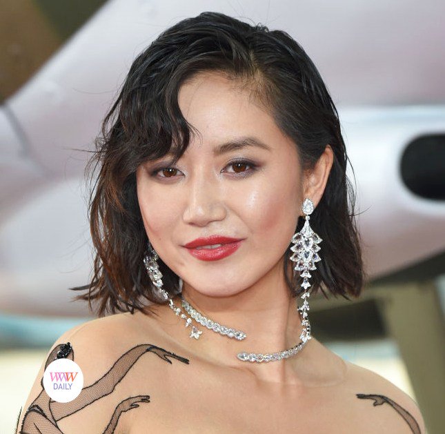 Betty Bachz- 'Dunkirk' World Premiere
<a href="/bettybachz/">betty bachz</a> #dunkirk #davidmorris
#redcarpet… whoworewhatdaily.com/betty-bachz-du…