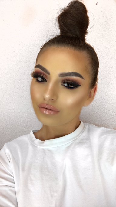 My brows looked so good today https://t.co/S8hF3CLRxO