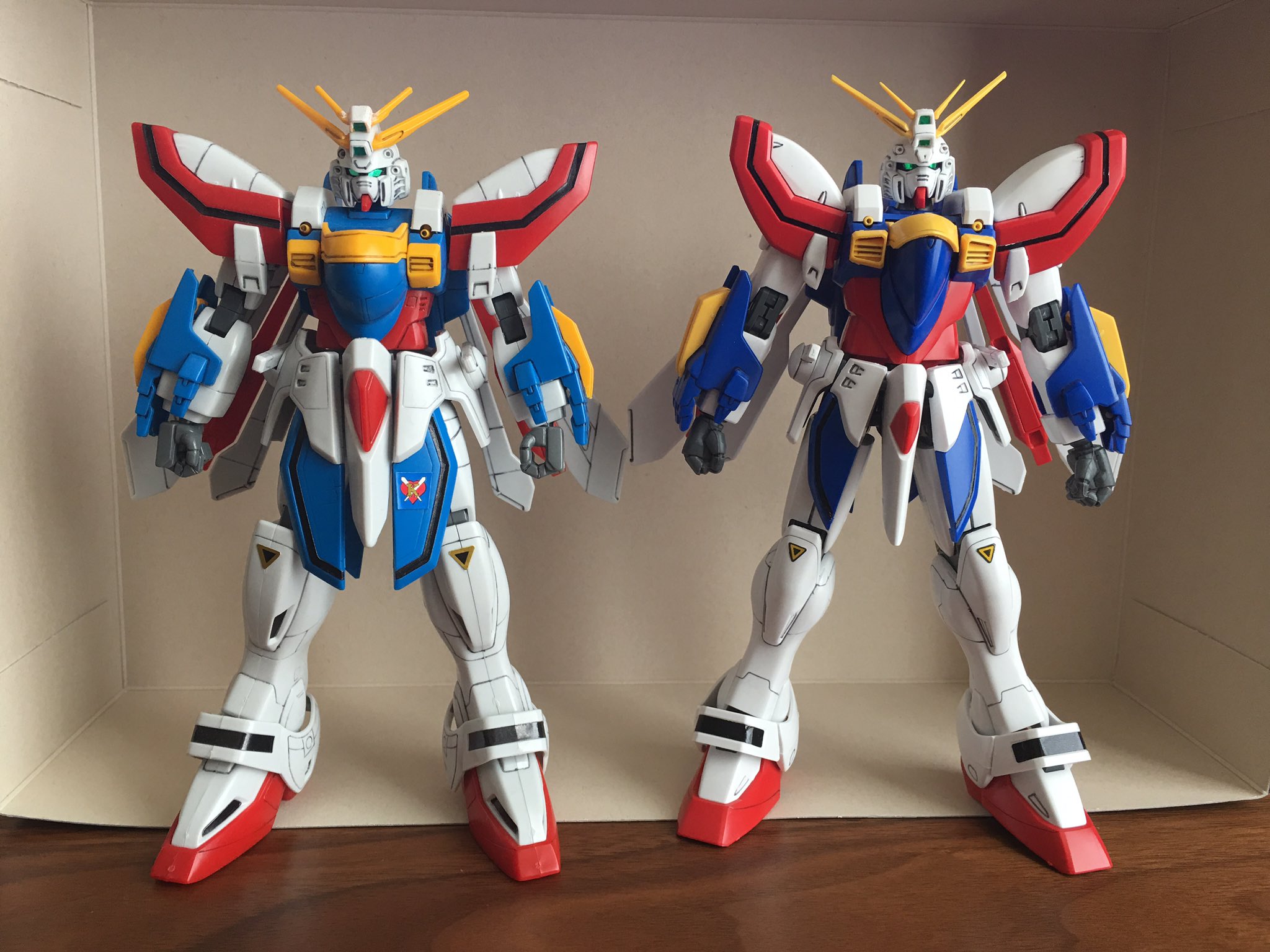 Alexgarcia Tiamat 新旧1 100ゴッドガンダム比較 甲乙つけ難いかっこよさ Mgの方がもちろんしっかりしてるけど 旧キットの方ががっしり目のディテール ガンプラの画像を貼るとrtされると聞いて T Co bqtbv6uz Twitter