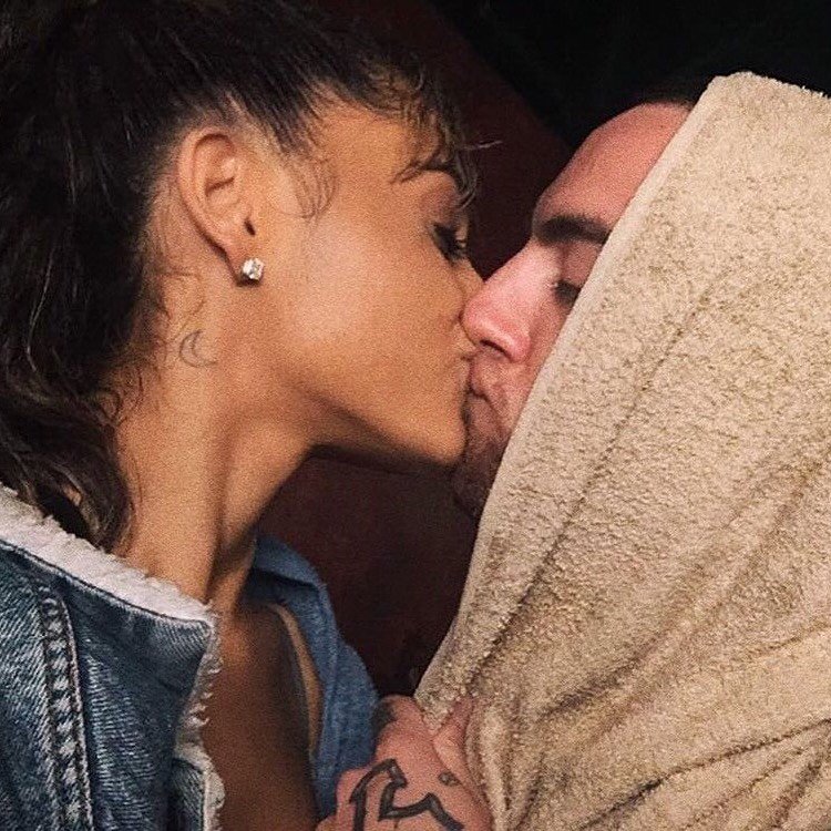 __CHANEL_2's tweet photo. ラブラブカップル羨ましい人🙋🏼‍♀️♥

#MTVHottest  Ariana Grande https://t.co/Uu4gCFsRUI