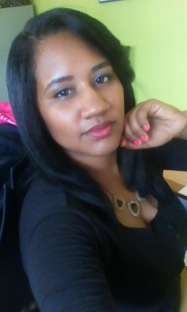 02058730 tweet picture