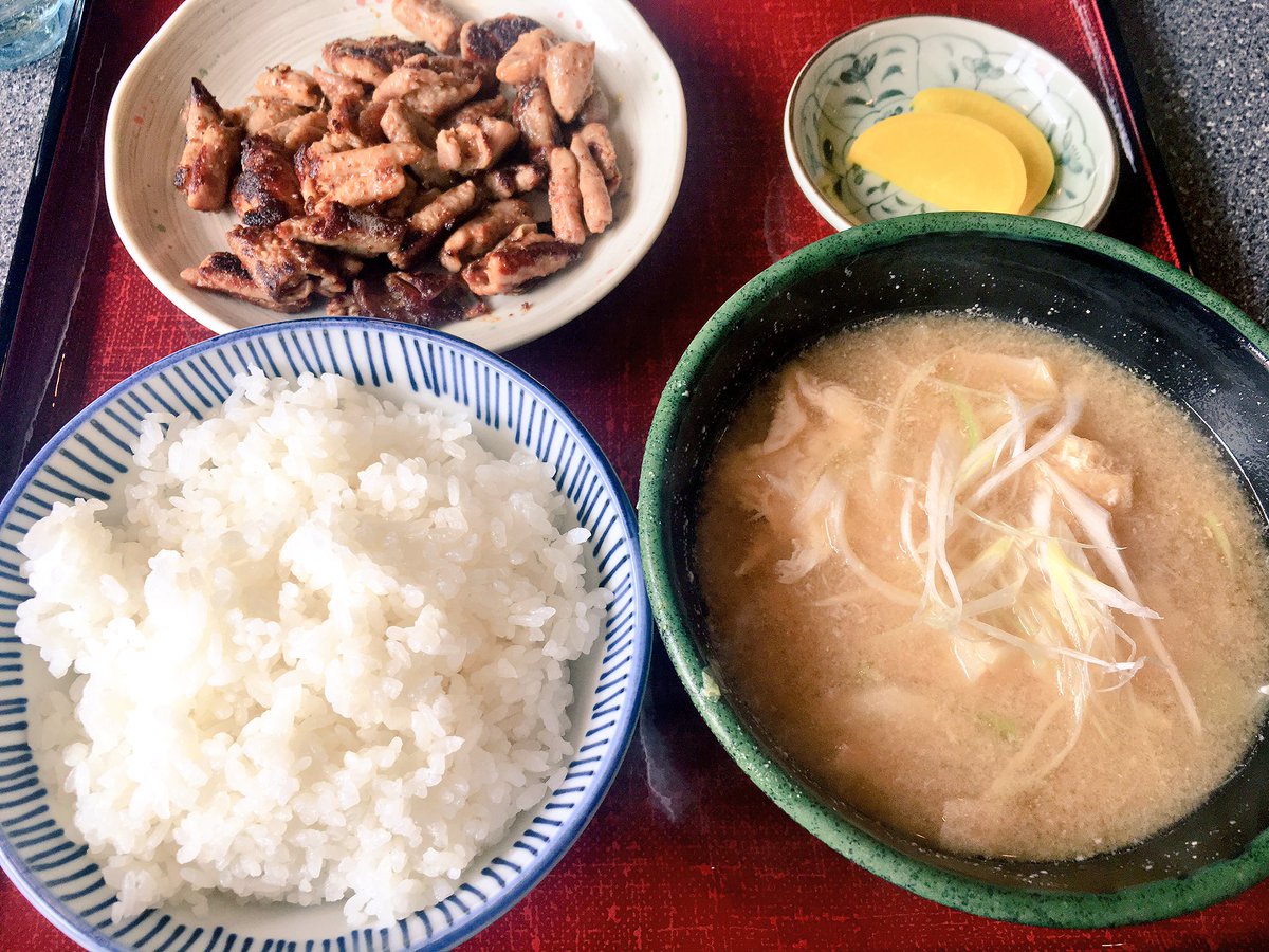 マーブル お食事 川端 長野市 もつ焼きランチ やっぱり豚汁うまうま