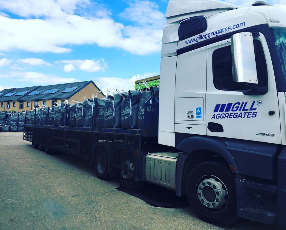 MgnMerchants's tweet photo. Full load of jumbo bags arriving @ MGN! #sharpsand #ballast #renderingsand #buildingsand #topsoil #shingle #romford #essex #m25 https://t.co/i1opz4nWJn