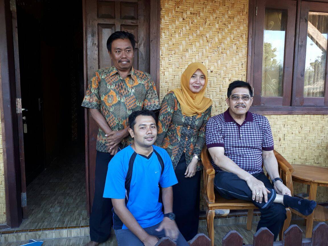 Desa_Bangsring's tweet photo. knjungan ketua MA dan Bupati Banyuwnagi d Desa Bangsring.
#rumahapung
#bangsring
@a_azwarnas @SulisValentina @kec_wongsorejo https://t.co/bTwEPqJuot