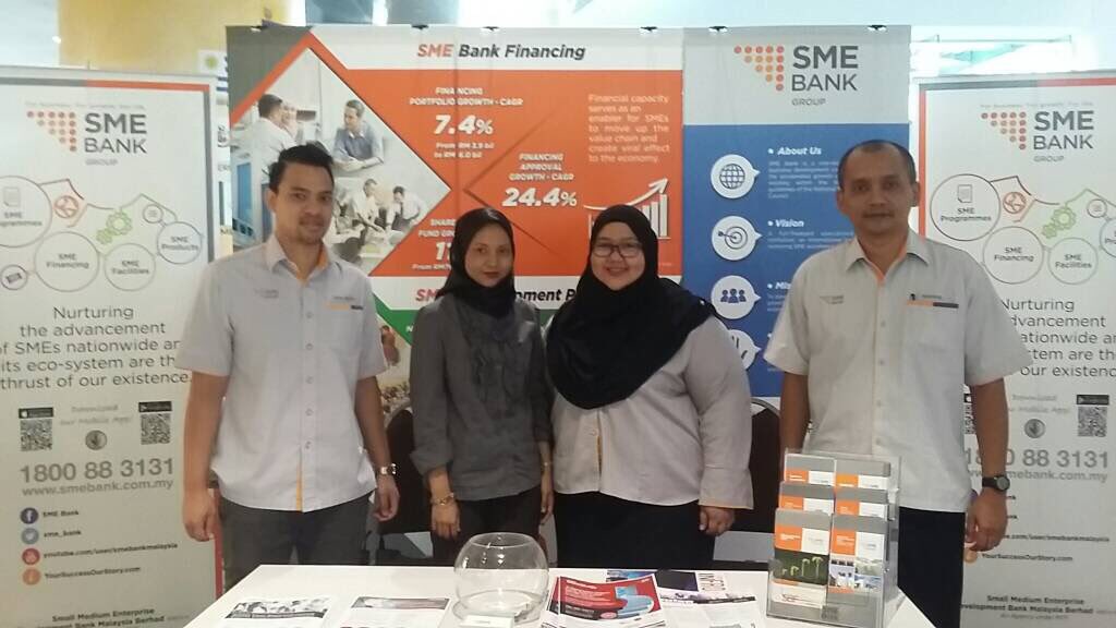 CEDARSMEBank's tweet photo. #happeningnow National e-Commerce Forum. Organized by MITI Malaysia in collaboration with MDEC #gocommerce https://t.co/Y4cIAWZOZc