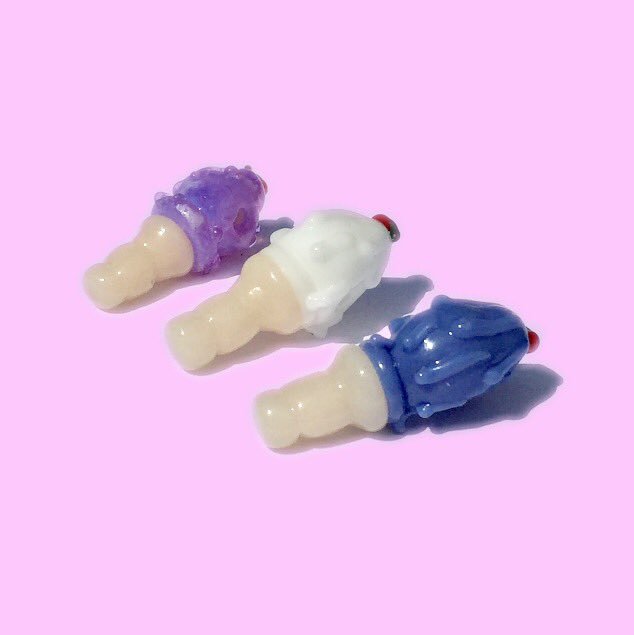 CONESCollective's tweet photo. Cones glass pendants available this online Sunday 🍬7/30/17 🍭
#conespastelsweets #connect2create #keeponeconed https://t.co/97tRdNMhFH