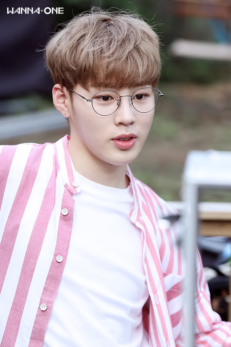 WannaOne_twt's tweet photo. Wanna Oneㅣ티저무비 #10 하성운
­
티저무비 비하인드 스케치를 공개합니다💐
­
#WannaOne #워너원 #Wannable #워너블 #강다니엘 #박지훈 #이대휘 #김재환 #옹성우 #박우진 #라이관린 #윤지성 #황민현 #배진영 #하성운 https://t.co/3jaRQm7uiS
